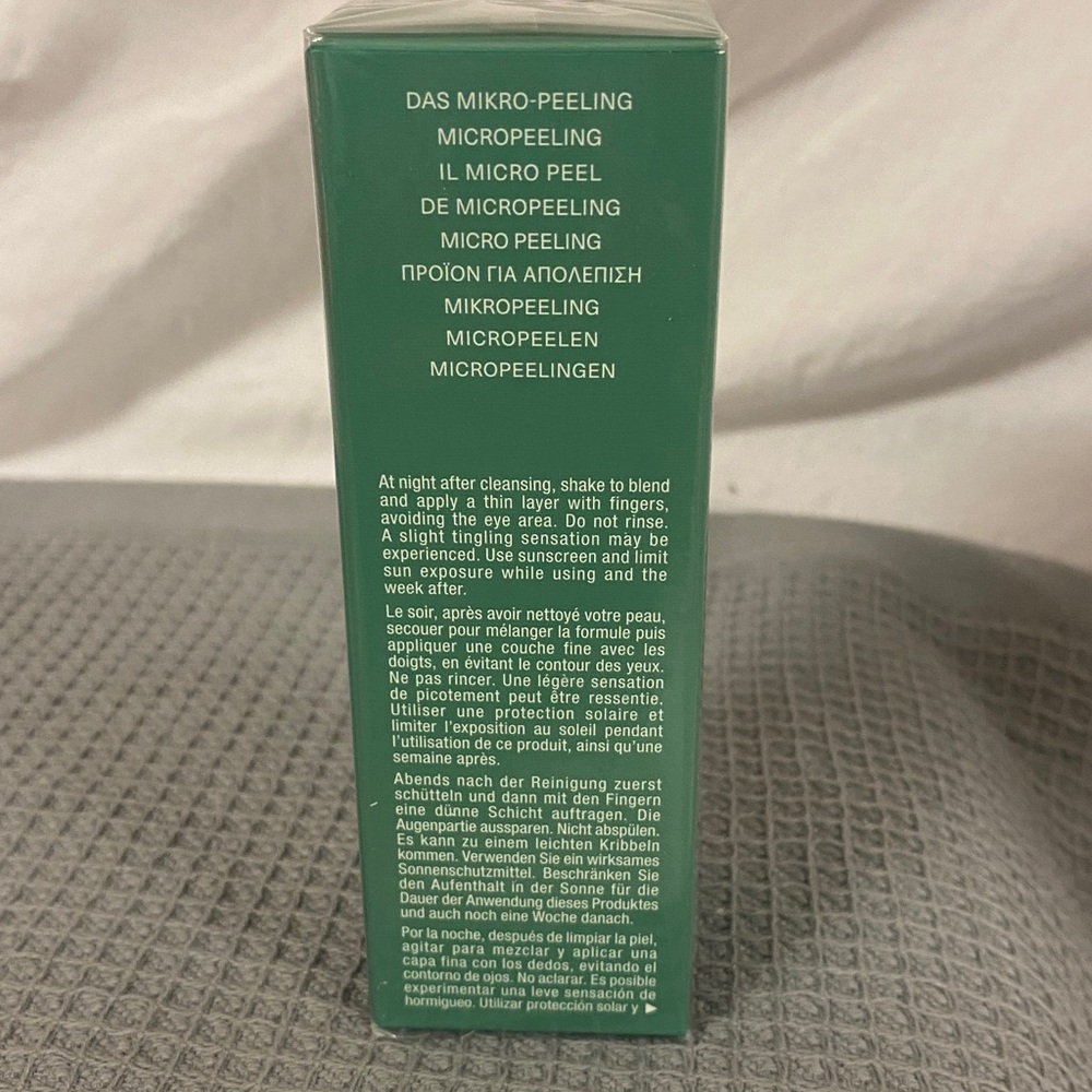 La Mer The Micro Peel - Picture 2 of 3